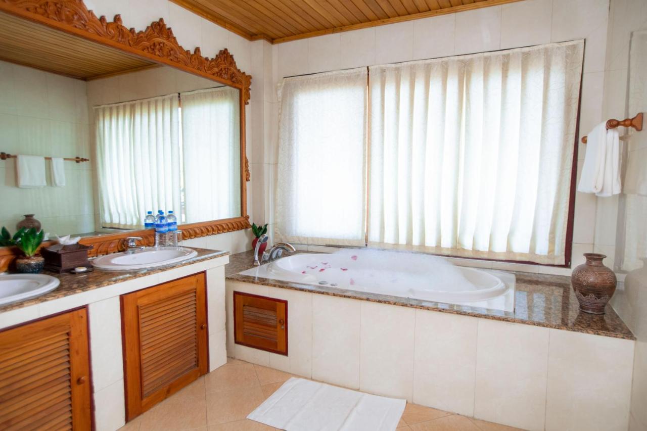 Kma Kaytumadi Hotel Taungoo Exteriör bild