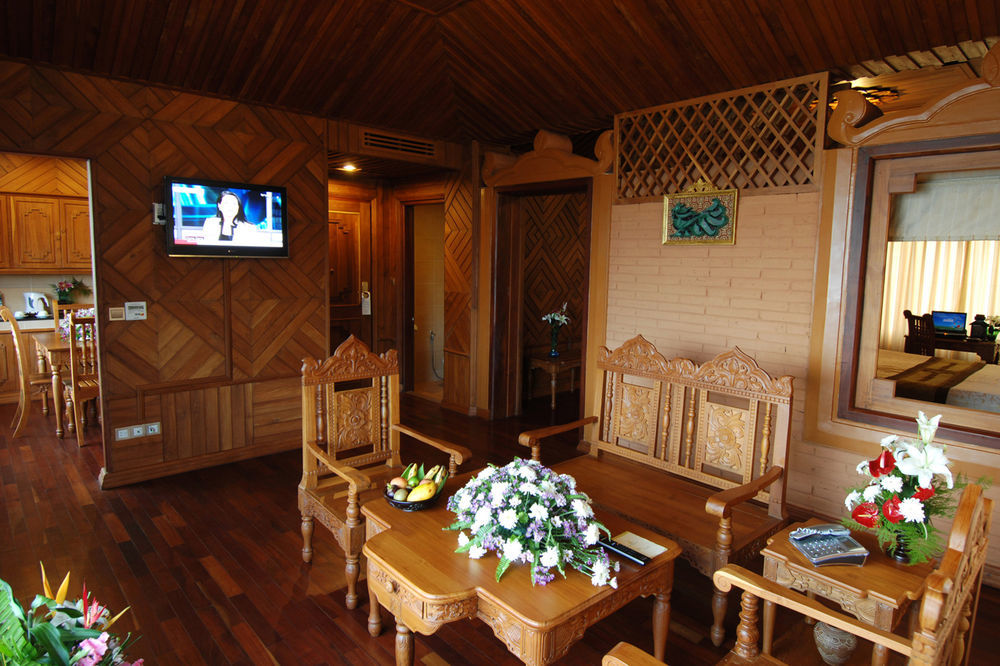 Kma Kaytumadi Hotel Taungoo Exteriör bild