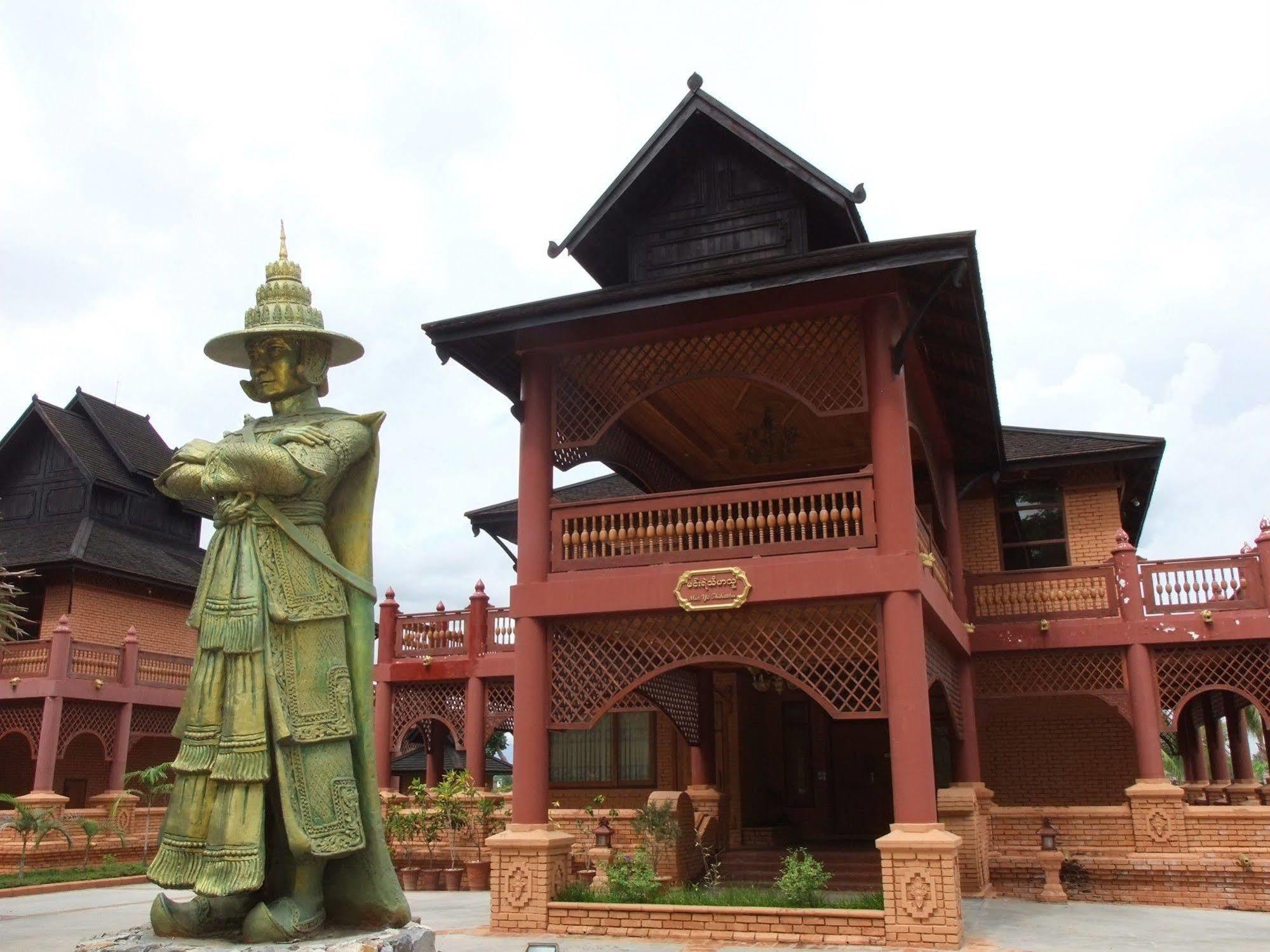 Kma Kaytumadi Hotel Taungoo Exteriör bild