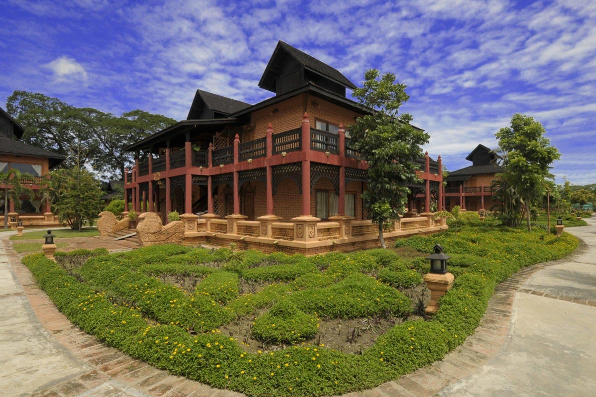 Kma Kaytumadi Hotel Taungoo Exteriör bild