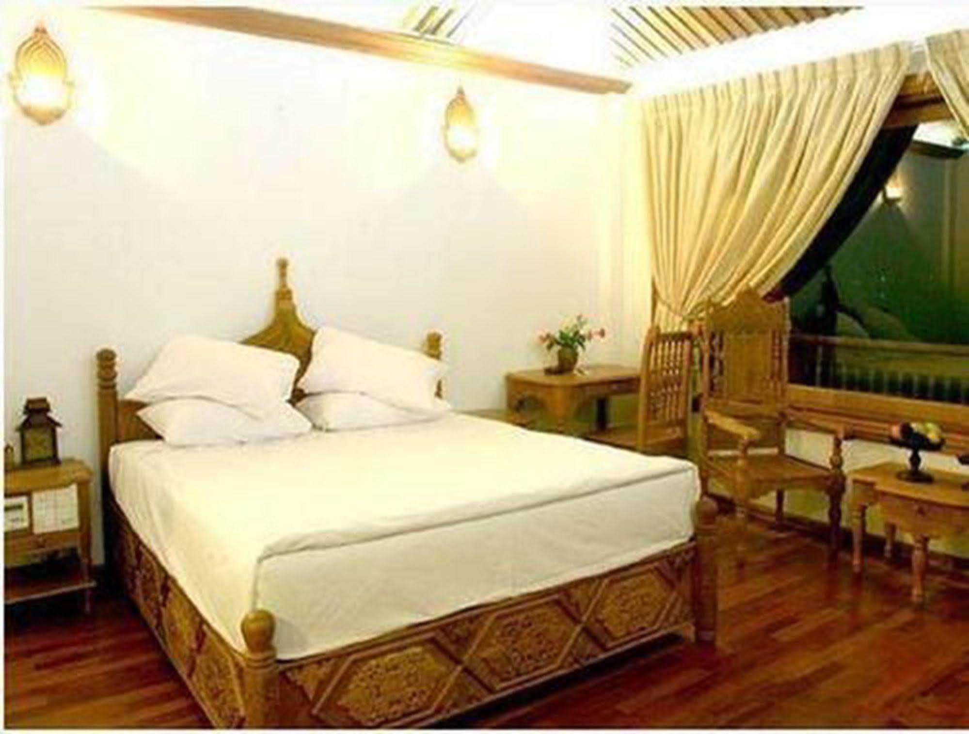 Kma Kaytumadi Hotel Taungoo Exteriör bild