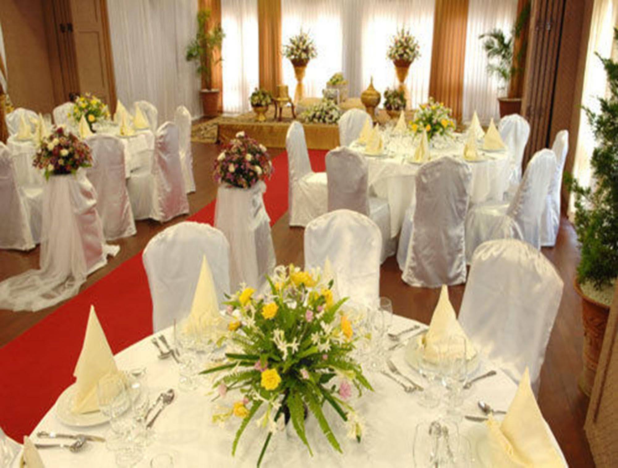 Kma Kaytumadi Hotel Taungoo Exteriör bild